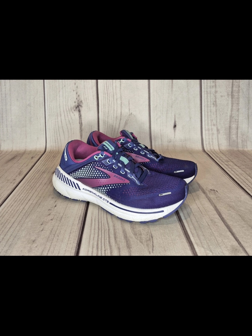 Brooks Adrenaline GTS 22 Women's Size 9 B Navy/Yucca/Pink Running Shoes
